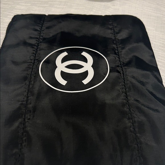 Fashion Jewelry Black Tablet Case - Picture 4 of 4